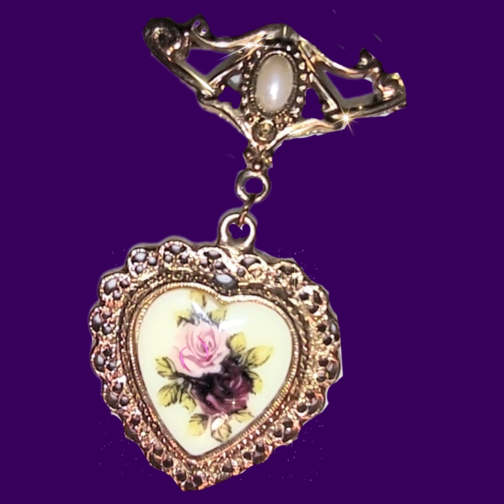 1928 Dangling Gold Floral Heart Brooch